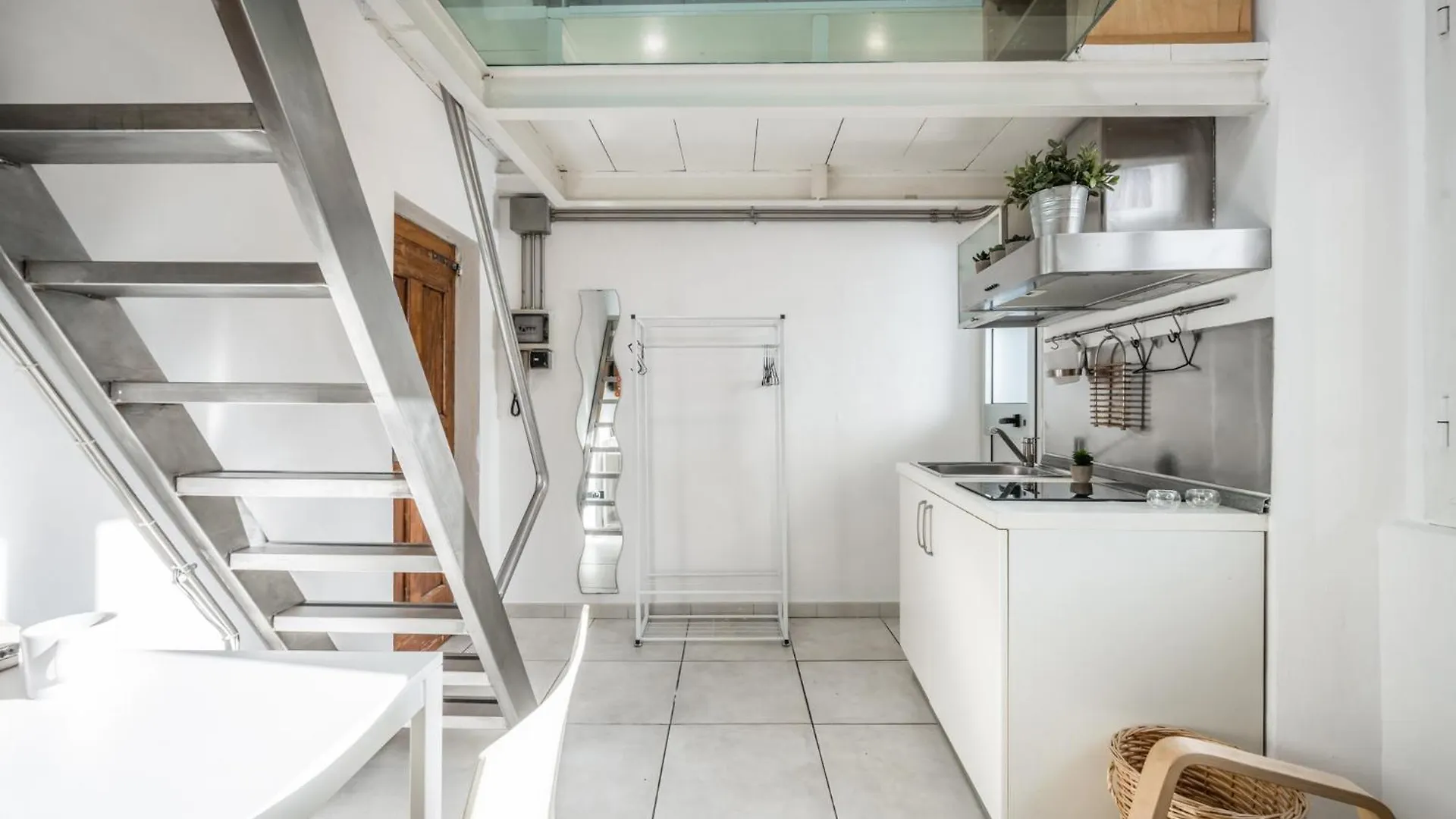 Loft In Piazza Duomo Florence Apartment